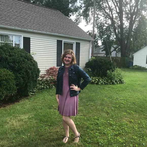 Meet your Posher, Madelyn - Picture 1 of 1